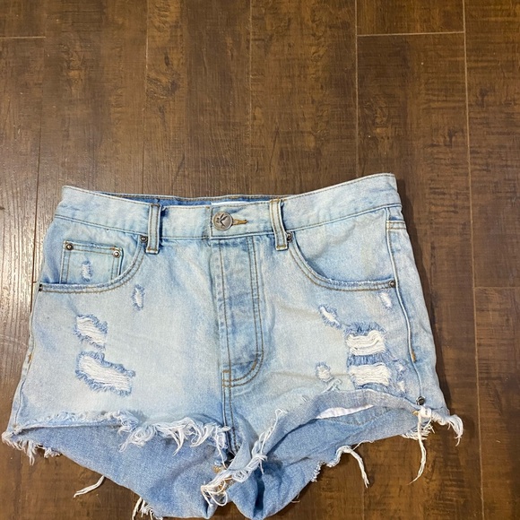 One Teaspoon Outlaws  cutoff denim shorts - Picture 7 of 8